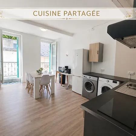 Triple Vue Sur Chateau De - Cuisine Partagee Et Salle De Bain Privative Lourdes
